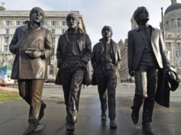 В Ливерпуле установили бронзовые фигуры The Beatles