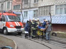 В Николаеве пожарные спасли женщину из горящей квартиры в многоэтажном доме