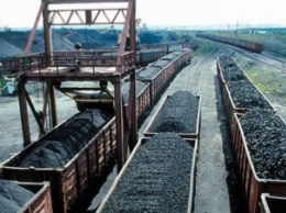Поставки угля из России в Украину снова возобновлены