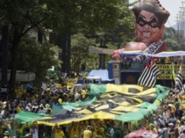 В Бразилии проходят масштабные акции протеста с требованием отставки президента
