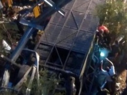 В Аргентине в пропасть упал автобус, погиб 41 полицейский