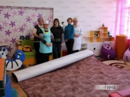 В тепле и уюте: депутат Николаевского облсовета помог снигиревскому детсаду с новым ковровым покрытием