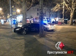 Полицейские заблокировали автомобиль, припарковавшийся на Советской