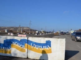 За прошедшие сутки новый КПВВ "Марьинка" пересекли более 3 тыс. человек