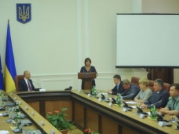 Кабмин одобрил запрет на поставки товаров и услуг в Крым