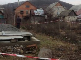 Под Мукачево в канализационной яме нашли расчлененное на 6 частей тело