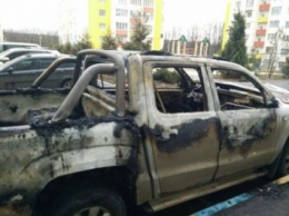В Харькове ночью сгорел джип