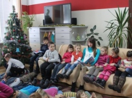 Запорожских малышей зовут на зимнее чтение у камина