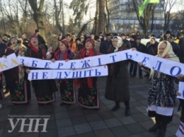 Всеукраинский митинг аграриев начался возле Верховной Рады