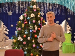Григорян в роли Деда Мороза поздравил воспитанников детских садов Южноукраинска