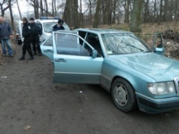 В Киеве из автомобиля изъяли 5 пистолетов и каннабис