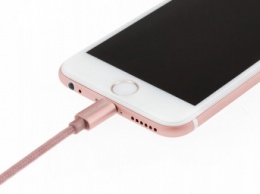 В продаже появился Lightning-кабель повышенной прочности для розовых iPhone 6s