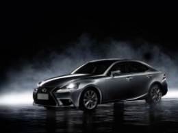 Праздничные предложения на спортивный седан Lexus IS