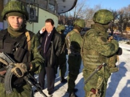 В Донецке Кобзона охраняли сразу несколько автоматчиков (ФОТО)