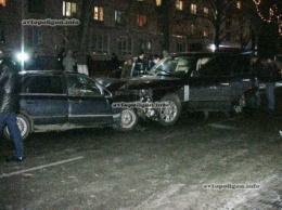 В Киеве на Выборгской грабители на Range Rover протаранили несколько авто. ФОТО