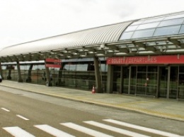 Варшавский аэропорт "Модлин" возобновил работу после проверки на наличие взрывчатки
