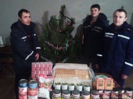 Спасатели Николаевщины поздравили своих коллег в зоне АТО