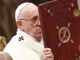 Папа римский призвал к ненасильственному достижению мира