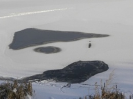 В Харьковской обл. мужчина утонул, провалившись под лед