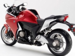 Honda отзывает мотоциклы VFR1200F