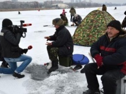 Днепропетровские спасатели предупреждают: из-за смены погоды нужно быть осторожными на льду