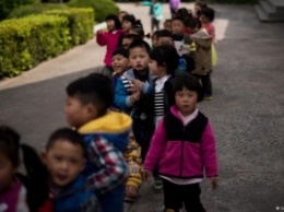 Пекин позволил парам заводить двоих детей без разрешения