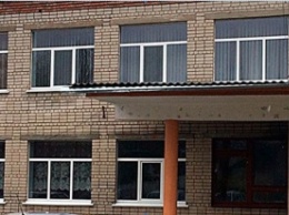 В Днепропетровской обл. чиновники на замене школьных окон украли из бюджета 900 тыс. грн