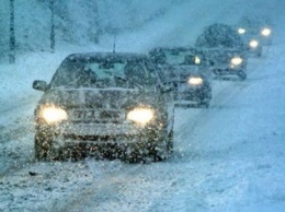 На южных и восточных дорогах Украины могут перекрыть движение в связи со снегом и гололедицей