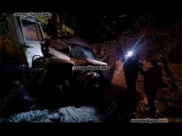 ДТП под Киевом: маршрутка Mercedes Sprinter протаранила автокран. ФОТО