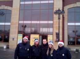 Патрульные полицейские Закарпатской области поздравили земляков с Рождеством