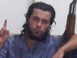 В Сирии джихадист публично застрелил собственную мать за просьбу покинуть ИГИЛ