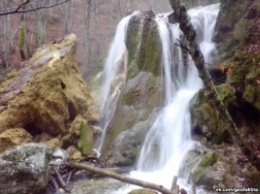 Знаменитый крымский водопад остался без "крыши"