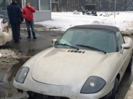 В Киеве полиция задержала Fiat, переделанный под Porsche, с поддельными номерами