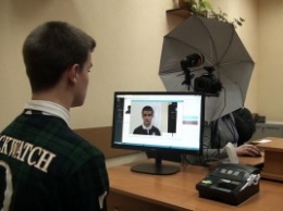 Для оформления паспорта в виде ID-карты в ГМС обратились уже 100 украинцев