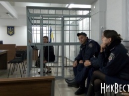 Николаевской «общественнице», погоревшей на взятке, не могут продлить домашний арест из-за ее неявки в суд