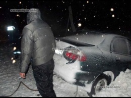 На Киевщине: спасатели вытащили Daewoo Lanos из кювета. ФОТО