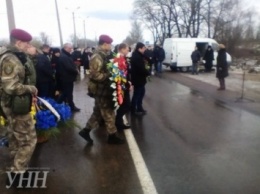 В Донецкой области почтили память погибших под Волновахой