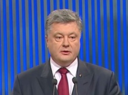 Порошенко заявил об "удовлетворенности" деятельностью главы НБУ Гонтаревой