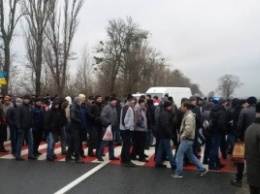 Во Львовской обл. восстановлено движение транспорта по трассе на Польшу, - Нацполиция