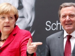 Шредер раскритиковал миграционную политику Меркель