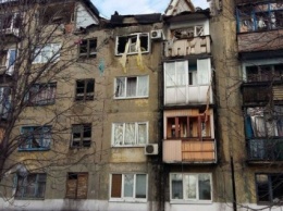 Взрыв дома в Украинске: из-под завалов достали двух детей и женщину. Поиск младенца продолжается