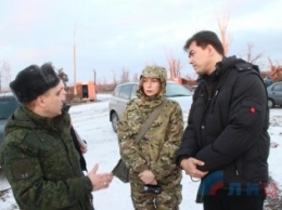 Территорию Луганского аэропорта боевики показали иностранными журналистам (ФОТО)
