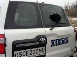 Снайпер боевиков обстрелял машину ОБСЕ в Марьинке, - пресс-центр АТО