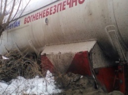 В Луганской обл. в результате ДТП с участием газовоза произошла утечка газа