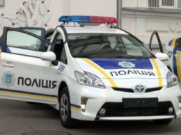 Женщина-водитель укусила одного и сбила другого полицейского в Киеве