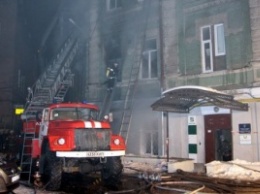 В пожаре в центре Киева погибла женщина и пострадал полицейский