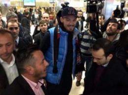 Толпа турецких фанатов встретила Бойко в аеропорту