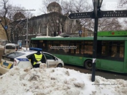 ДТП в Одессе: Toyota LC Prado врезался в троллейбус. ФОТО