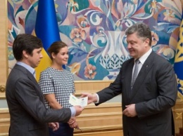 Порошенко за время своего президентства предоставил украинское гражданство 193 россиянам