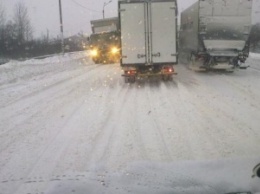 "Укравтодор" отмечает критическую ситуацию на дорогах Николаевской и Днепропетровской областей